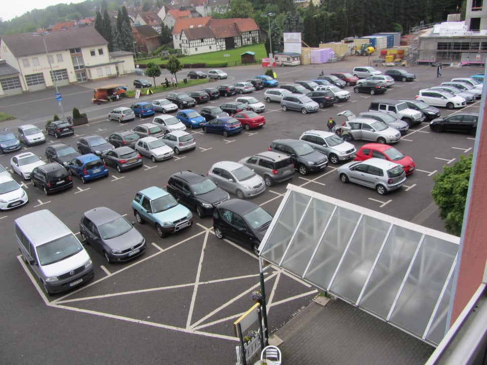 Parkplatz für Edeka-Markt und Hotel Parkhotel Schotten