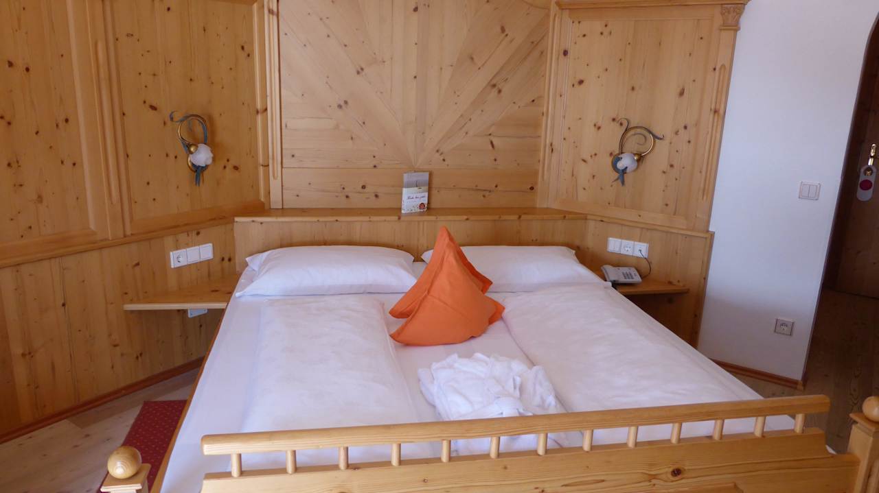 Geschmackvoll,  modern, großzügig, hygienisch Berghotel Ratschings