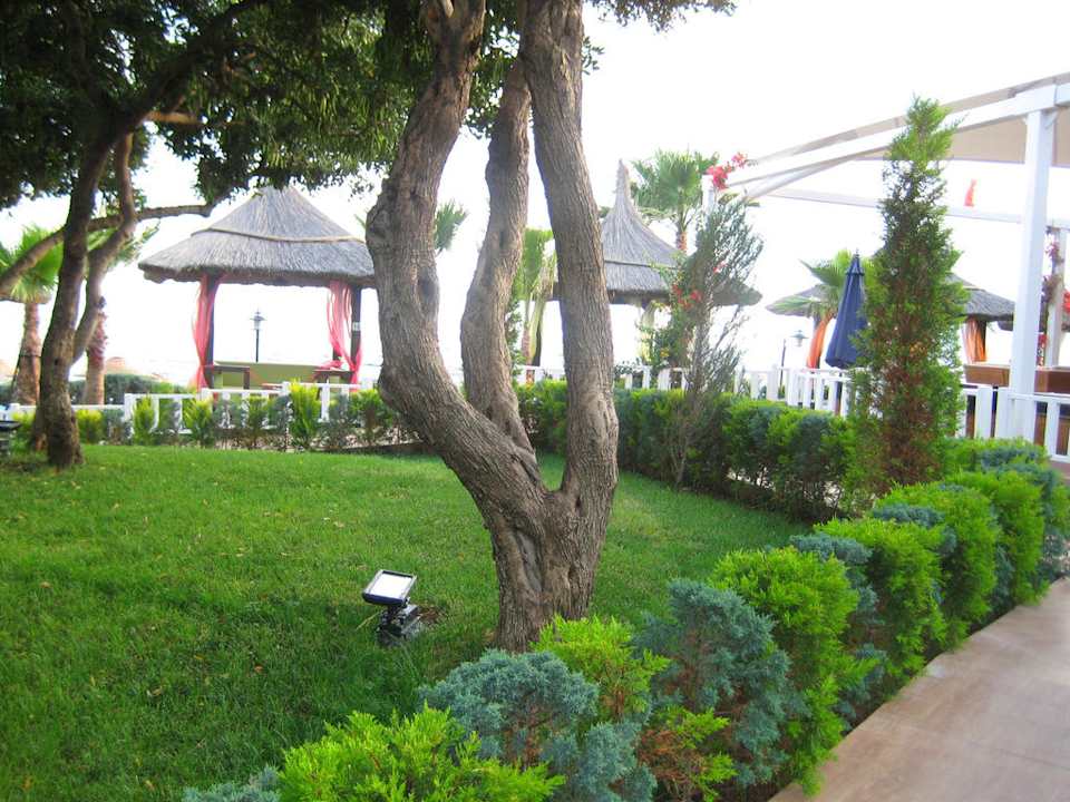 Garden Latanya Park Resort