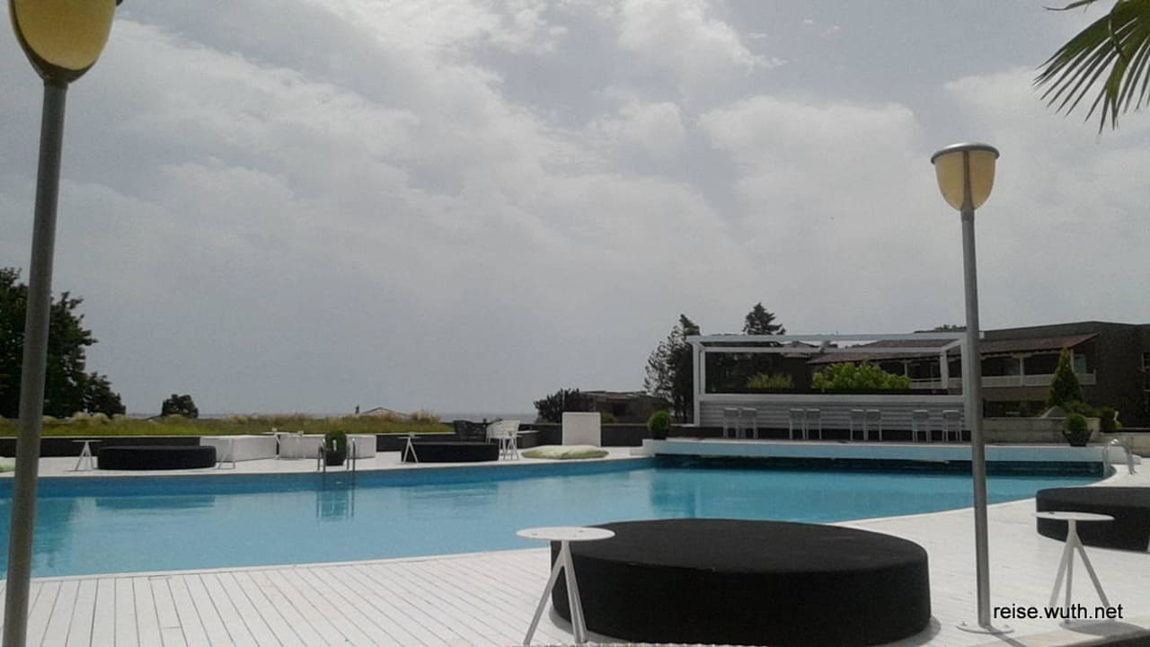 Oberer Pool beim Restaurant Hotel Dion Palace Resort and Spa