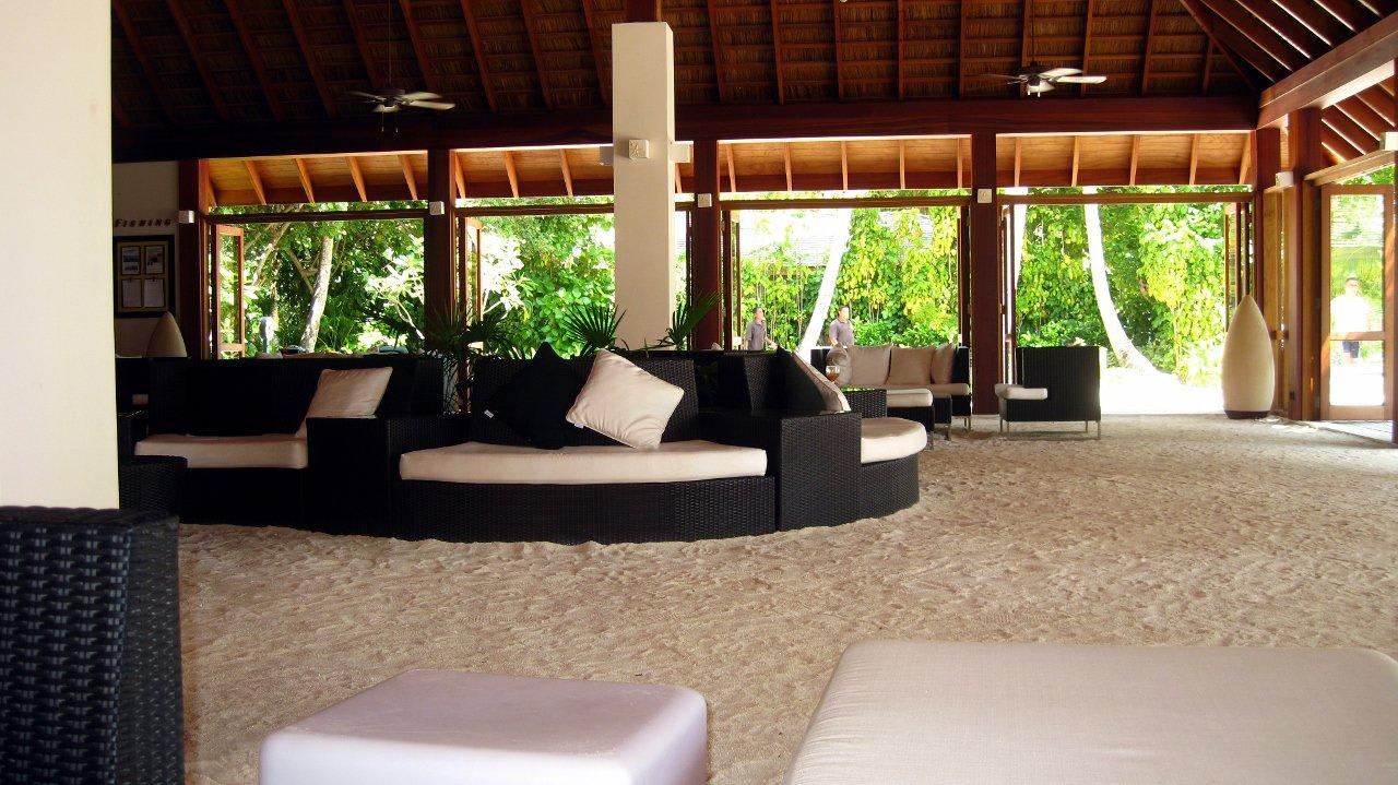 Rezeptionsbereich Vilamendhoo Island Resort & Spa