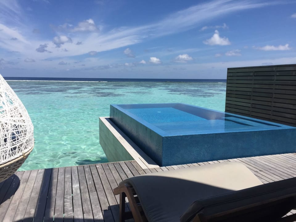 Unsere Terrasse mit privatem Pool LUX South Ari Atoll