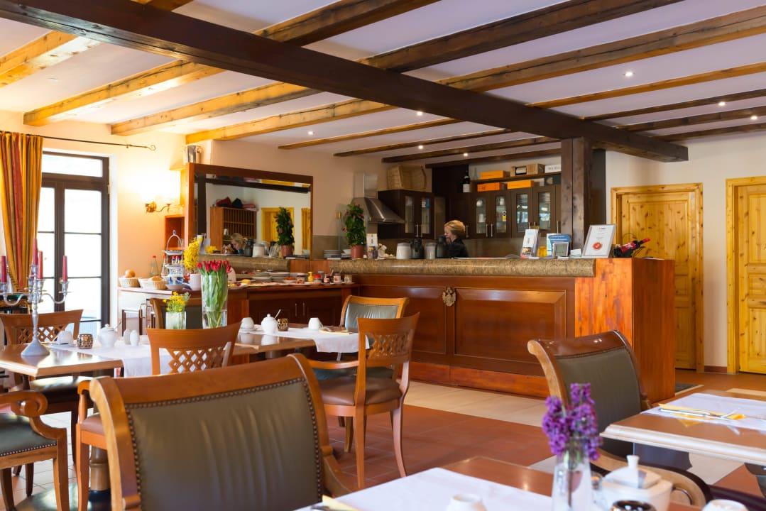 Rezeption/Frühstücksrestaurant Schloss-Residenz Heitzenhofen Hotel