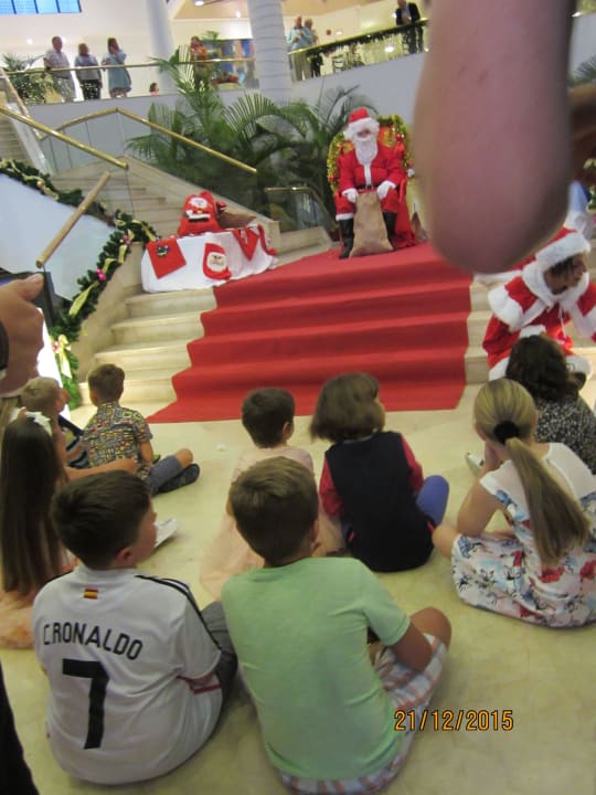 Weihnachtsmann Besuch  Dreams Lanzarote Playa Dorada Resort & Spa