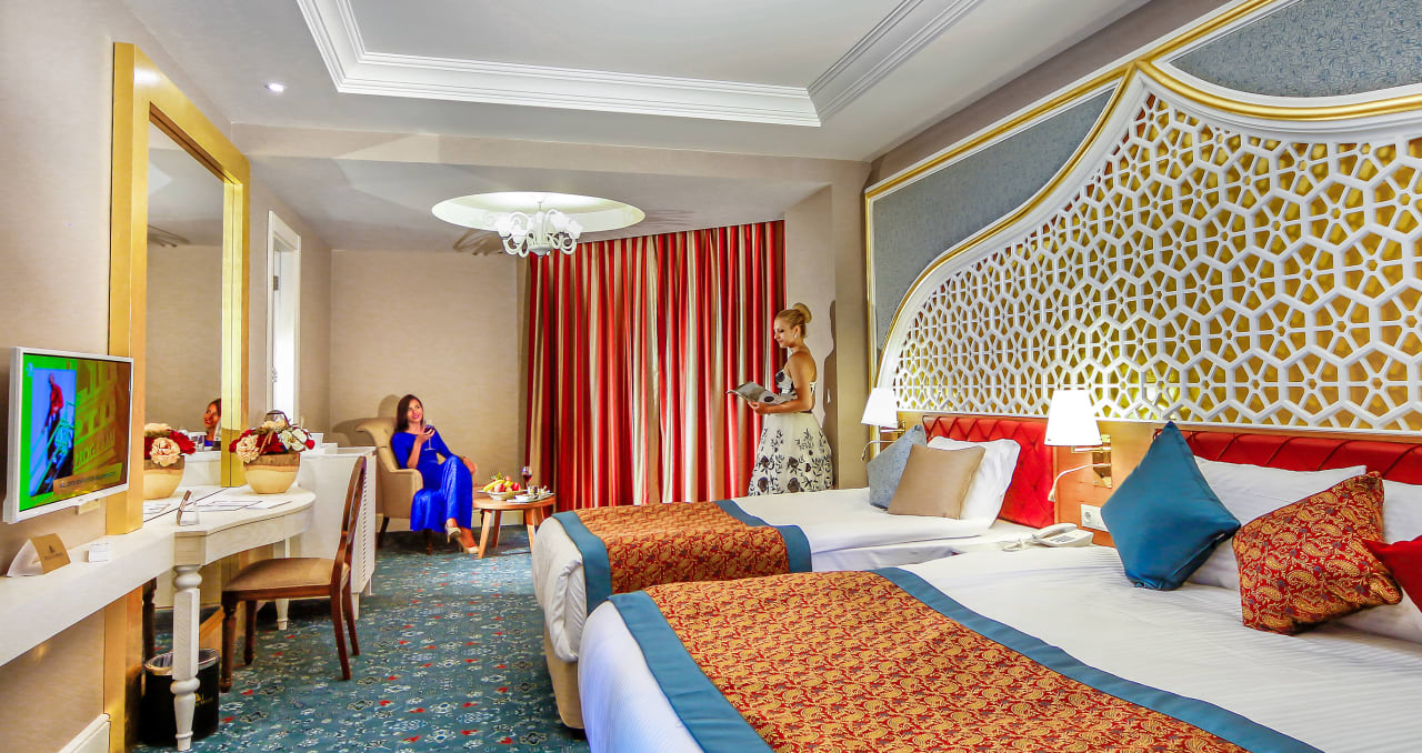 Zimmer Royal Taj Mahal Hotel