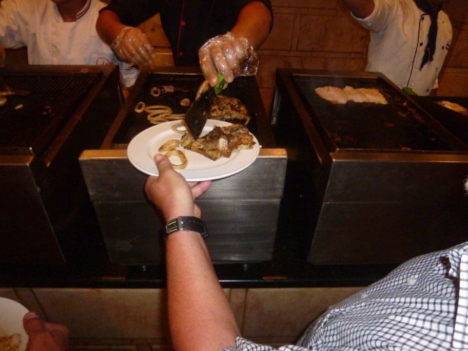 Lecker zubereiteter Fisch Happy Life Village