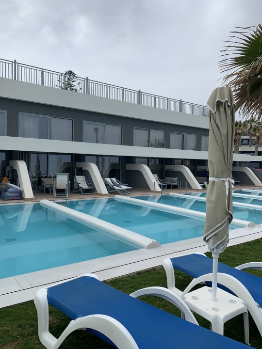 Pool Arina Beach Resort