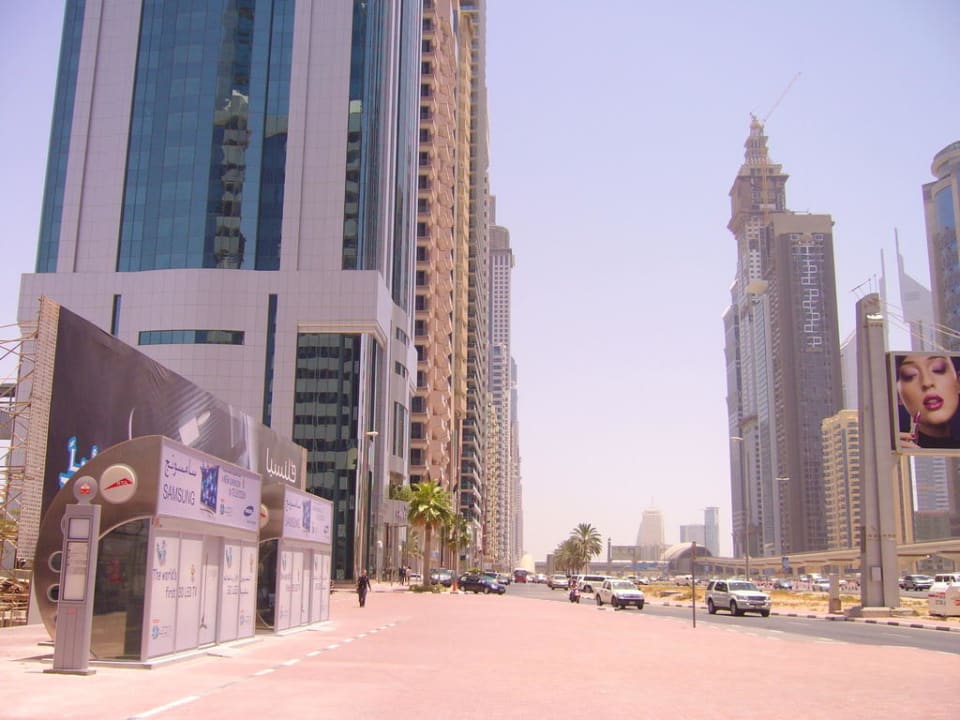 Blick auf das Hotel Towers Rotana