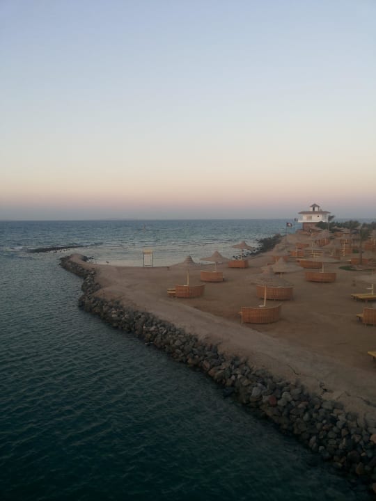 Пляж Desert Rose