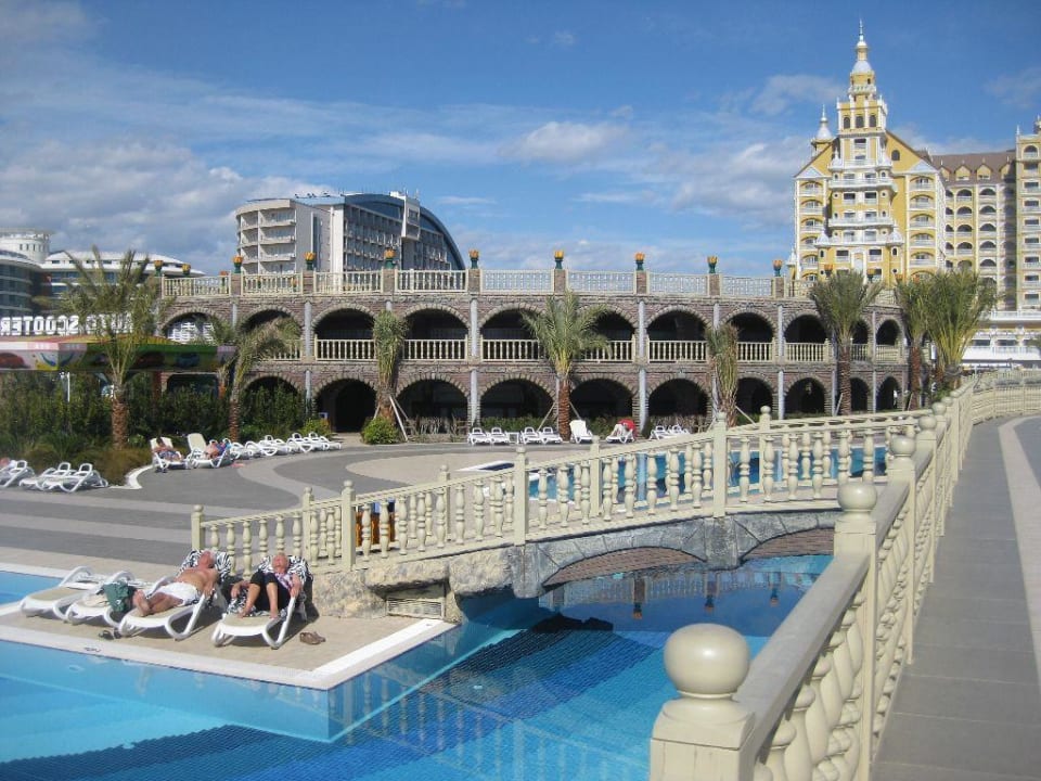 Pool Royal Holiday Palace