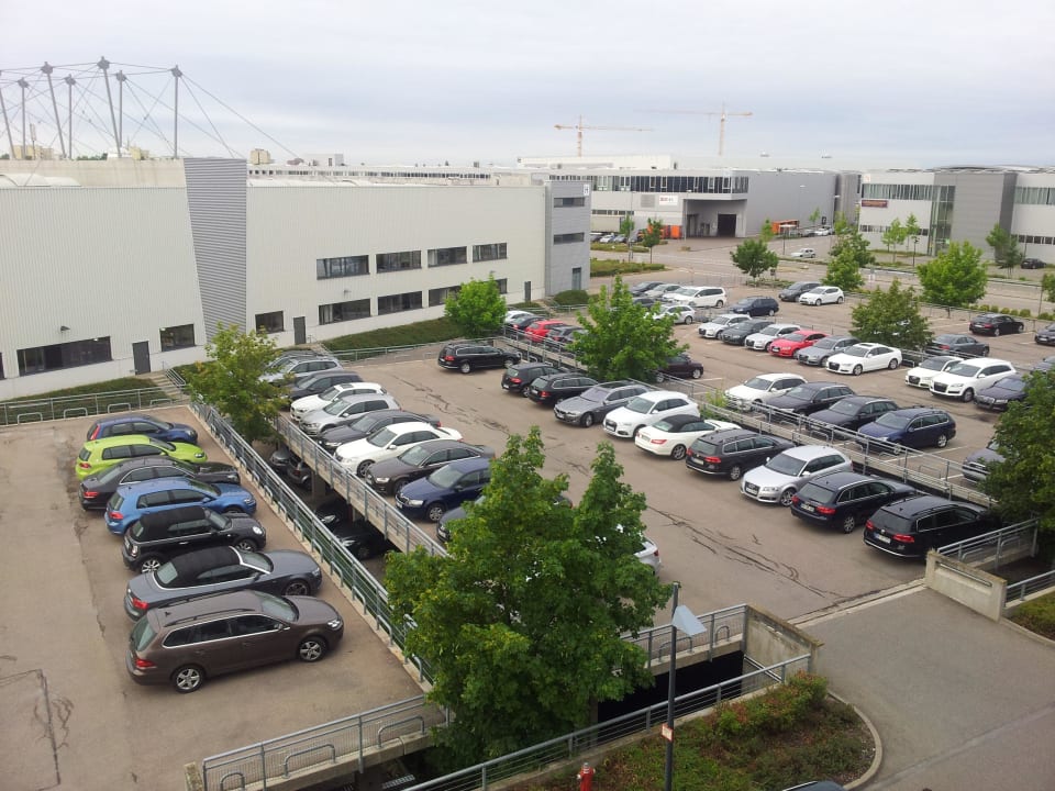 Parkplatz und Audi Werksgelände Livenwork Hotel & CoWorking GVZ Ingolstadt
