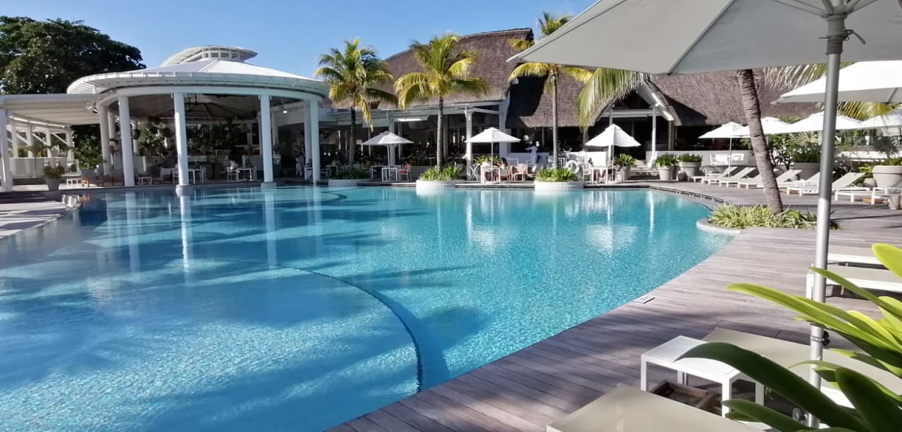 Pool LUX* Grand Gaube Resort & Villas