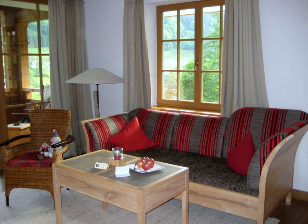 Wohnzimmer einer Suite Berghotel Rehlegg