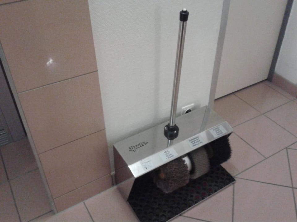 Wenigstens ein Schuhputzautomat gibt es Rathaushotels Oberwiesenthal