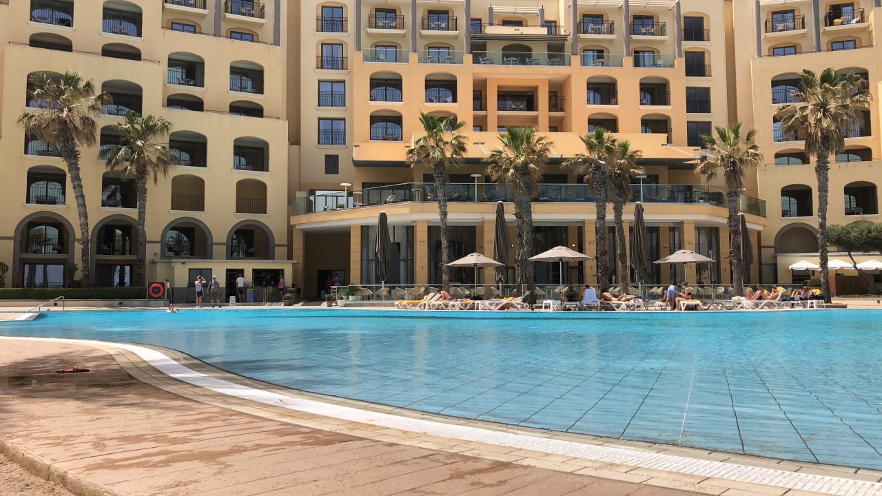 Pool Hilton Malta