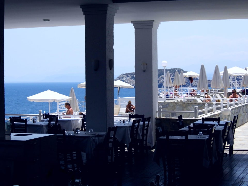 Widok z restauracji Peninsula Resort & Spa