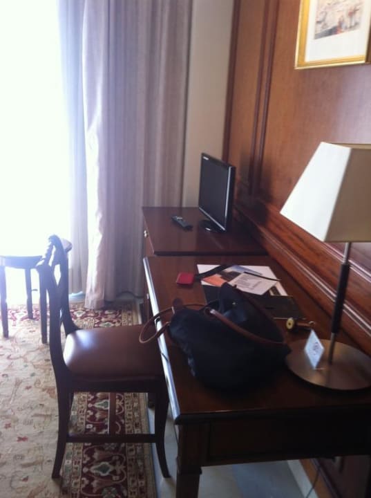 Flatscreen und Schreibtisch Bordoy Continental Palma