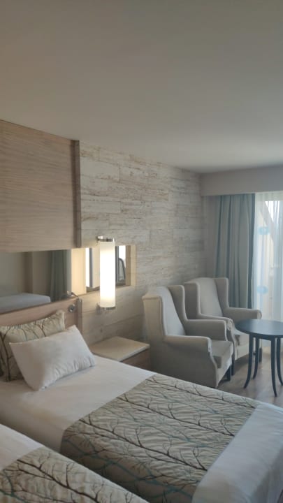 Zimmer Melas Resort Hotel