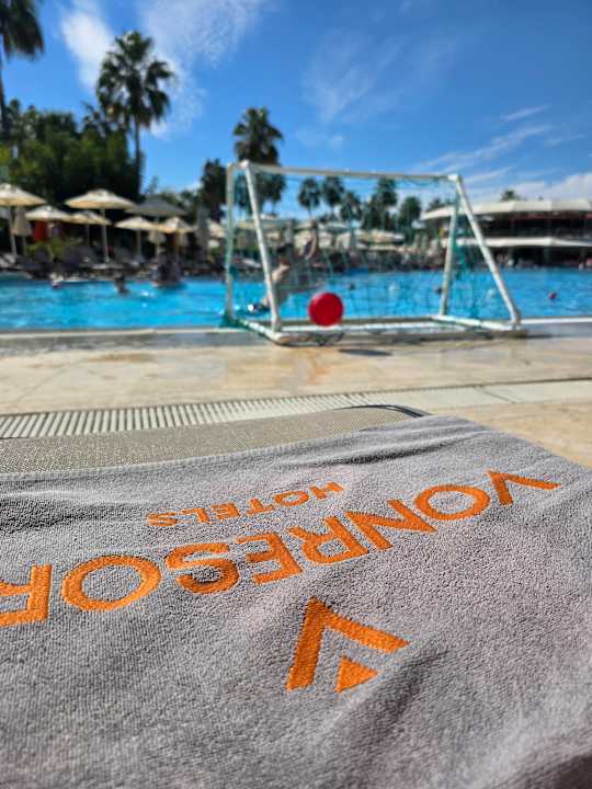 Pool VONRESORT Golden Coast