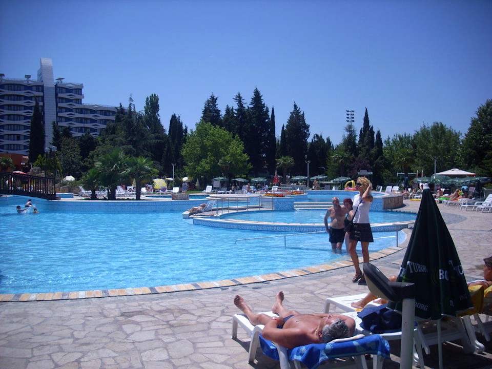 Poolanlage Hotel Hrizantema