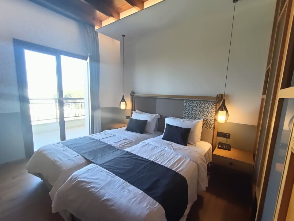 Zimmer Petousis Hotel & Suites