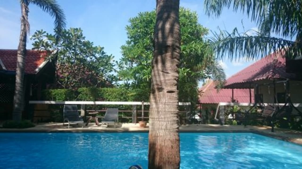 Pool Bee Nat Garden Resort