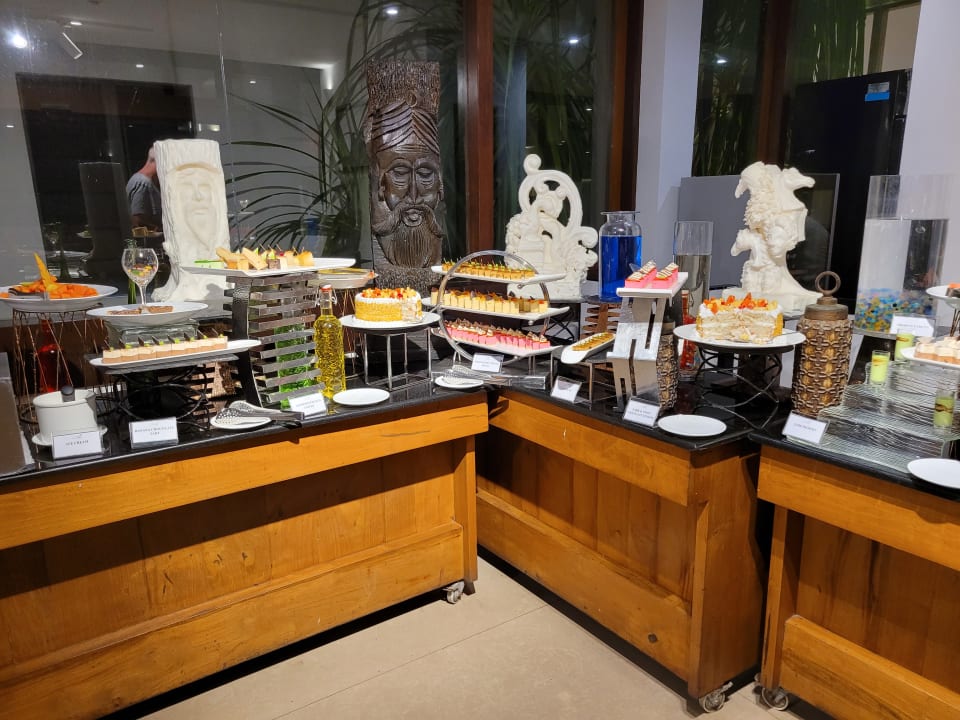 Gastro Pandanus Beach Resort & Spa