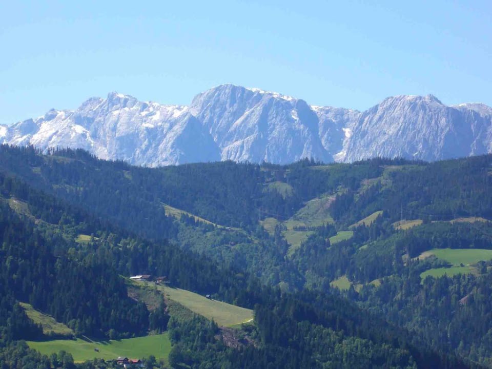 Blick aus dem Balkon Richtung Hochkönig Appartement-Pension Edelweiss