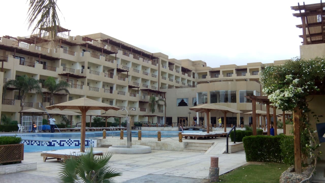 Внутренний двор Imperial Shams Abu Soma