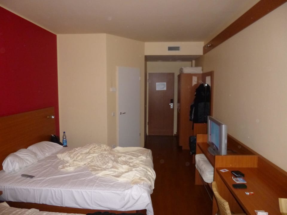 Blick ins Zimmer vom Fenster aus Star G Hotel München Schwabing