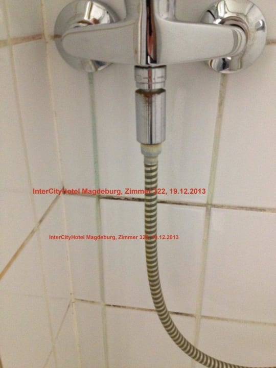 Schimmel in Dusche Zi 322 IntercityHotel Magdeburg