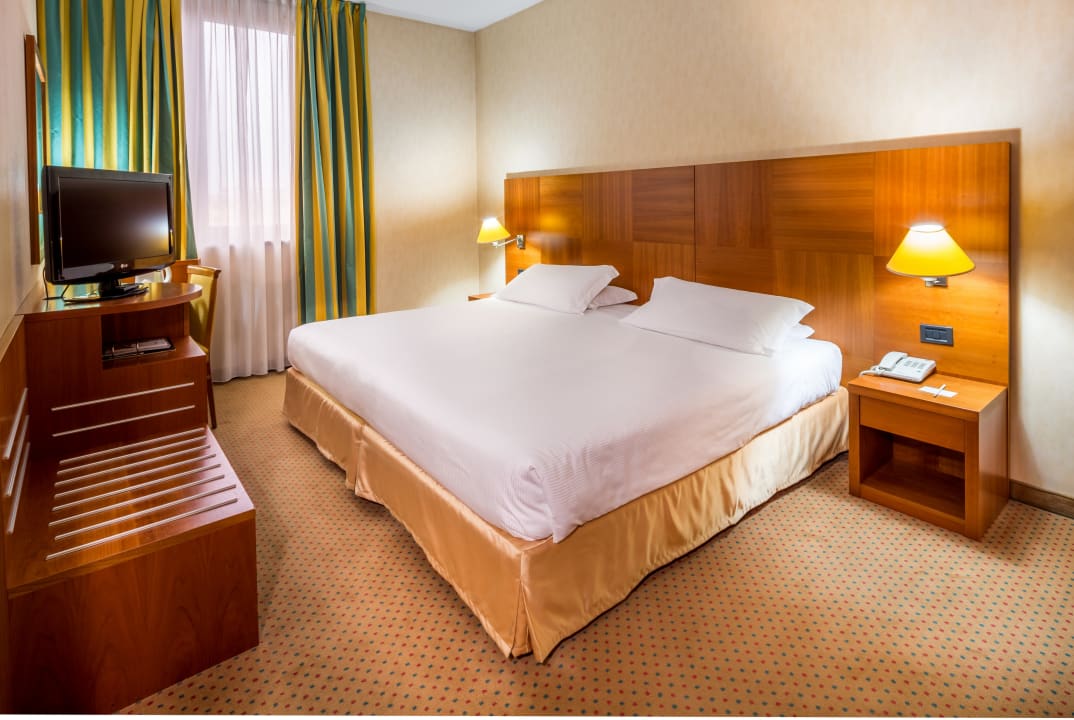 Zimmer Best Western Hotel Cavalieri Della Corona