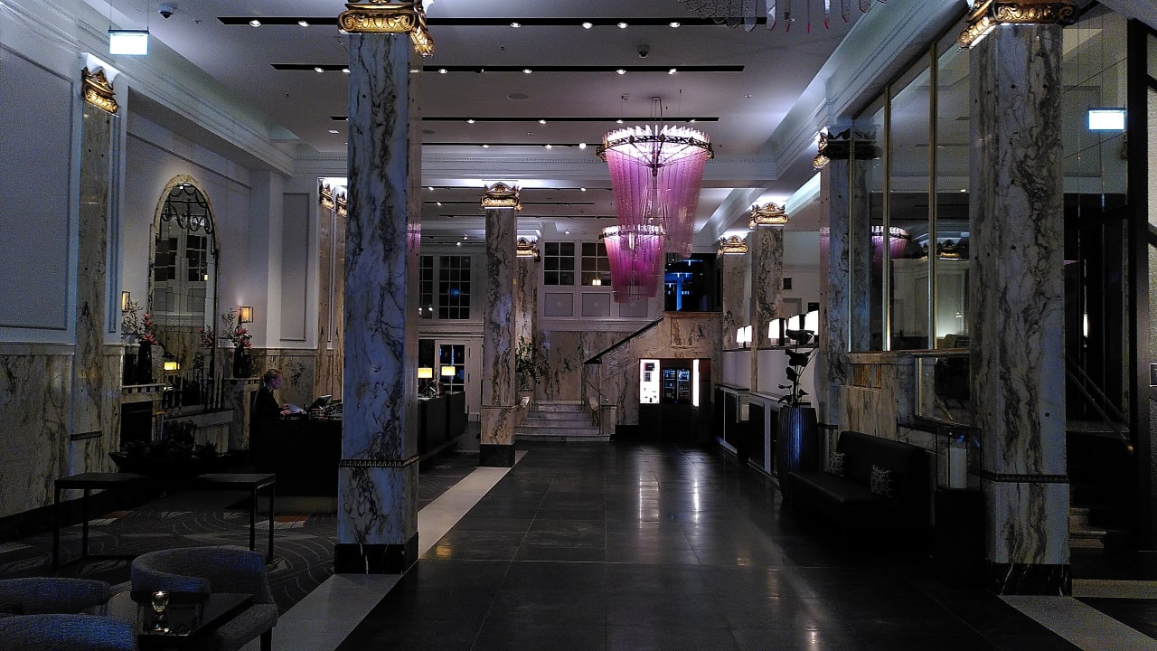 Lobby Reichshof Hamburg