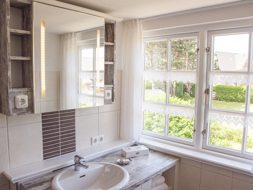 Badezimmer im Suitenhaus Hotel Ual Öömrang Wiartshüs