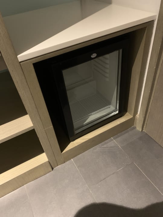 Zimmer ibis Styles Dubai Airport