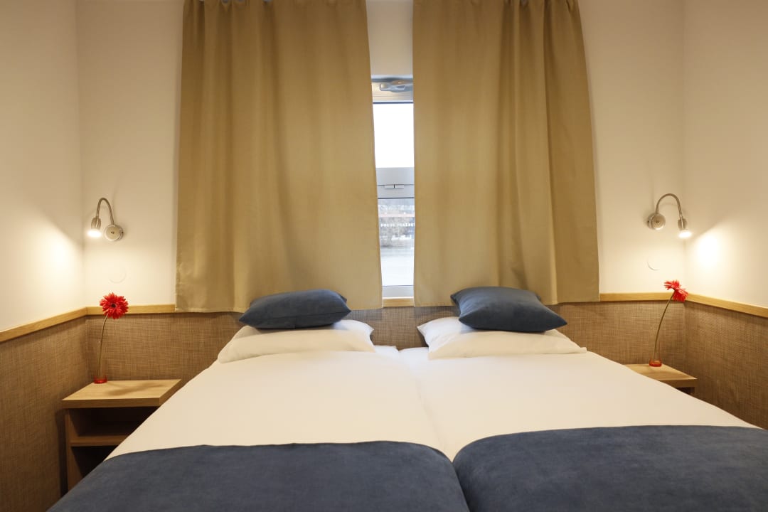 Zimmer Botel Racek
