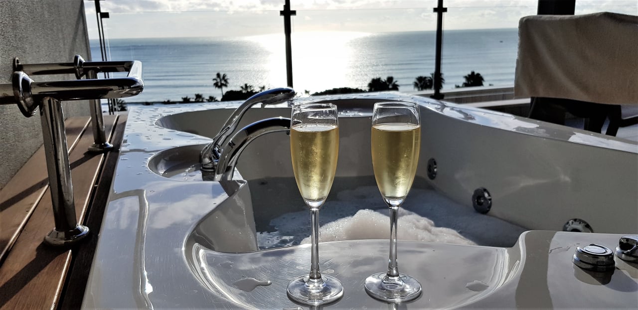 Nur genießen... Acanthus Cennet Barut Collection