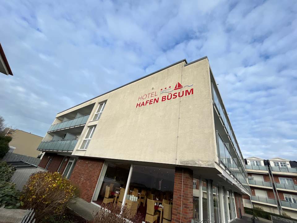 Außenansicht Hotel Hafen Büsum