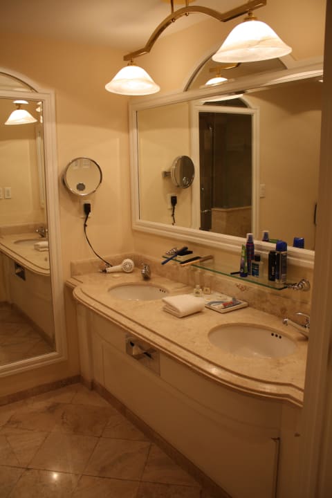 Bad Krystal Satelite Maria Barbara