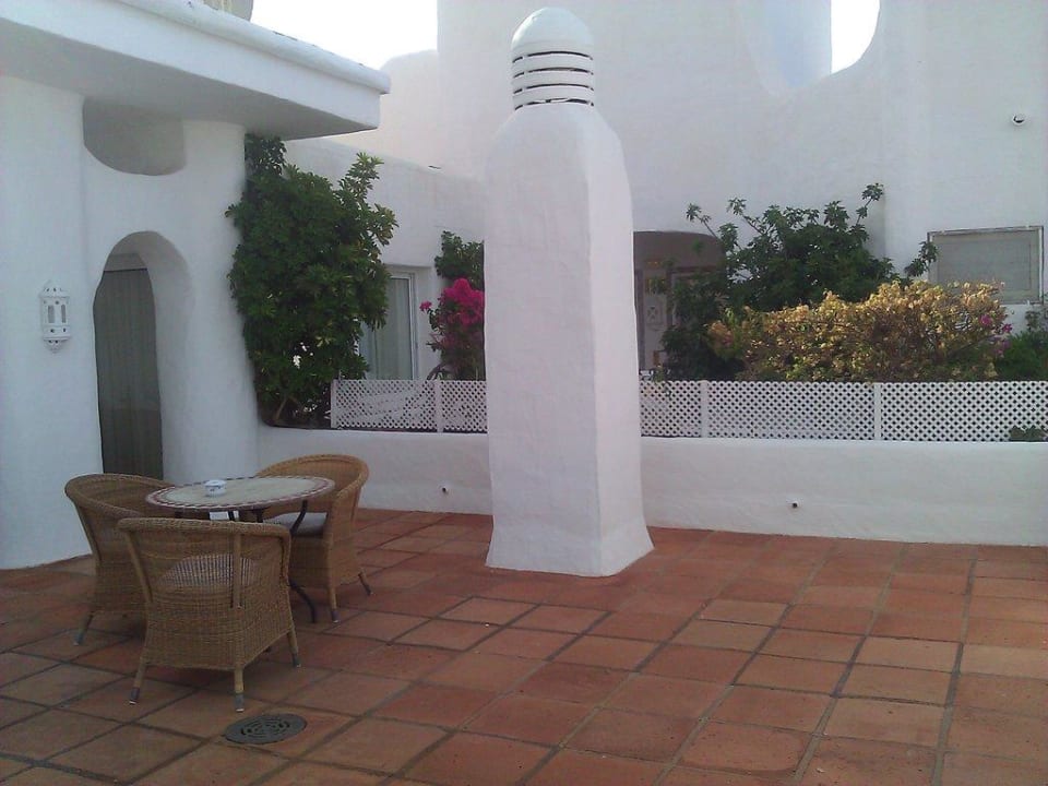 Terrasse mit Tisch Dreams Jardín Tropical