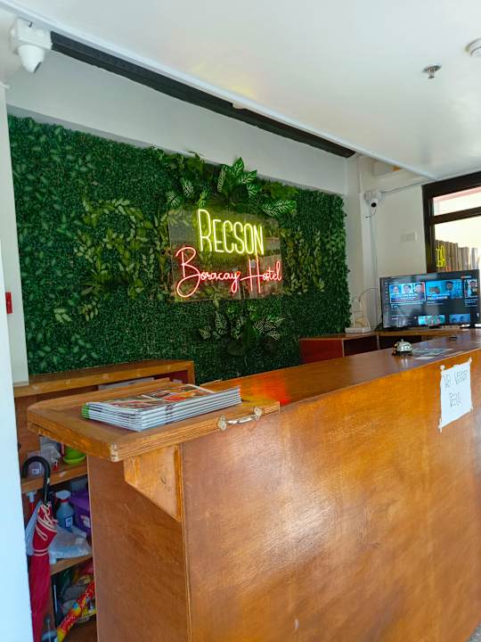 Lobby RedDoorz @ Recson Boracay Hostel