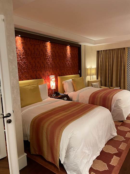 Zimmer The Ritz Carlton Bangalore