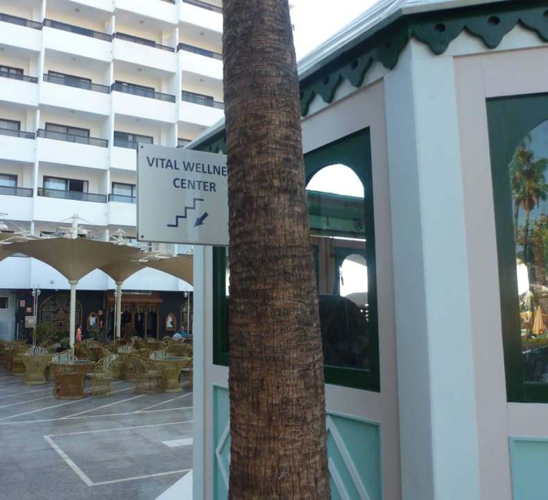 Eingang zum Wellnessbereich. Bull Eugenia Victoria & Spa