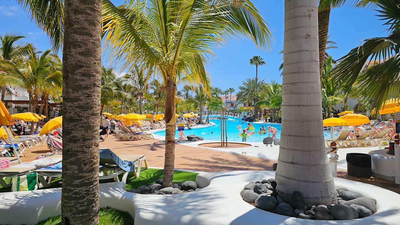 Pool Parque Santiago III Official