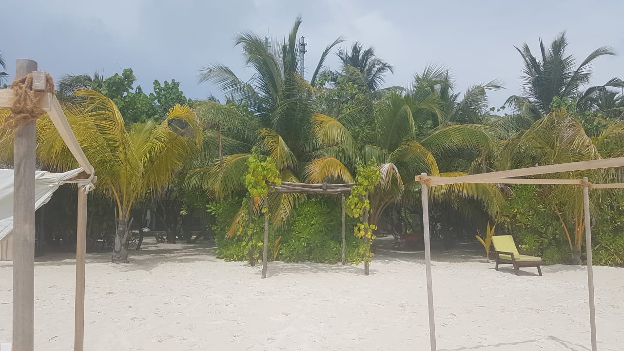 Strand Eriyadu Island Resort