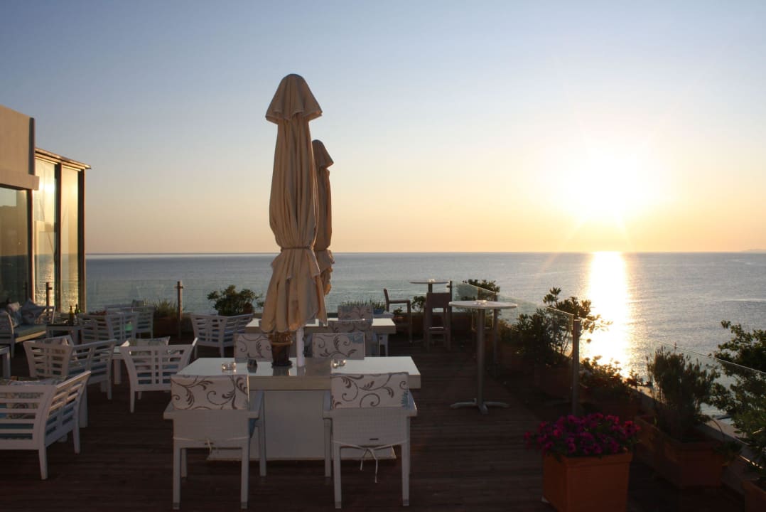 Dachterrasse mit neuen Möbel Hotel Corissia Princess