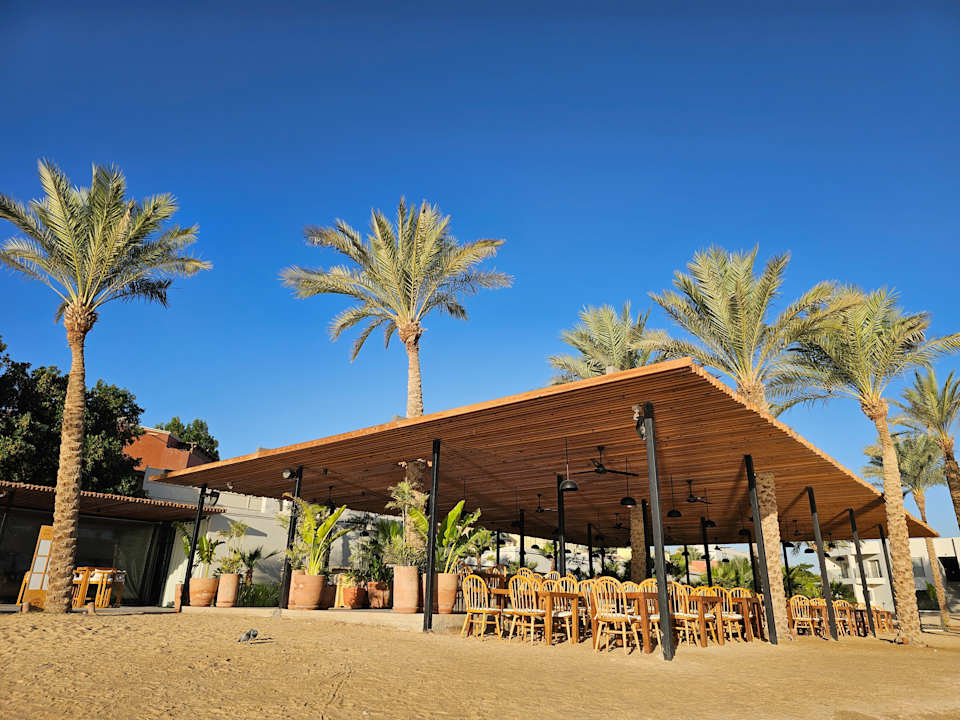 Gastro Serry Beach Resort