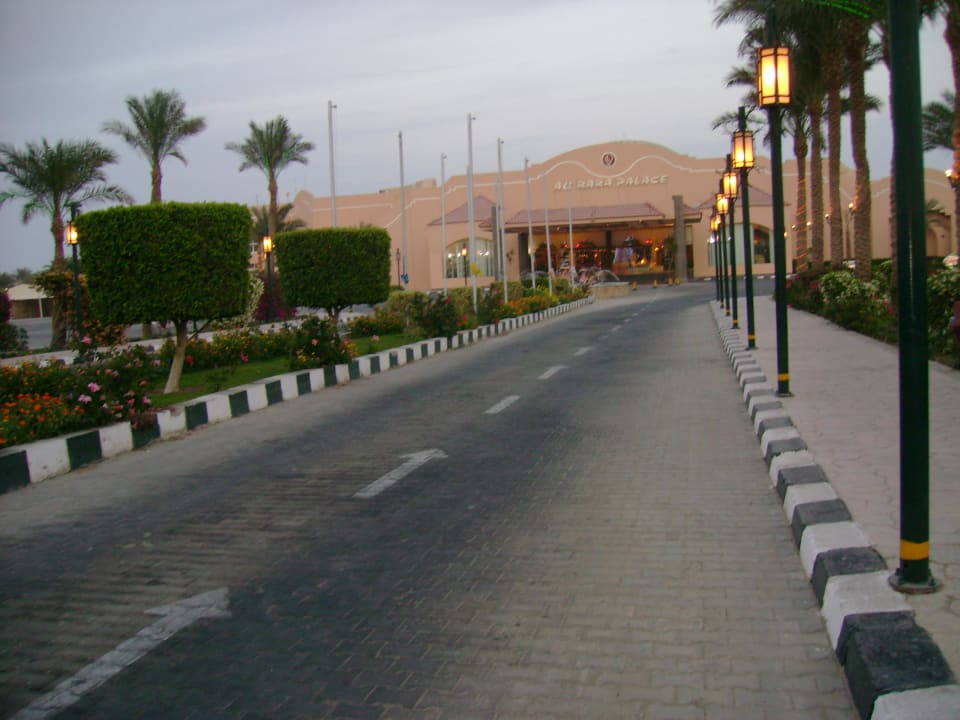 weg zum Hotel Ali Baba Palace Resort