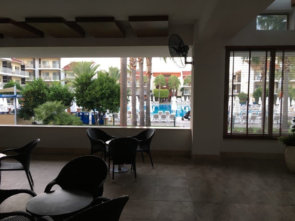 Lobby Barut B Suites