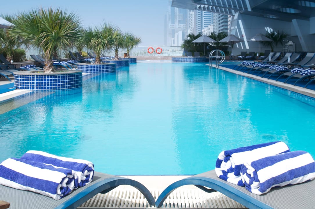 Swimming Pool Chelsea Tower Hotel Apartments